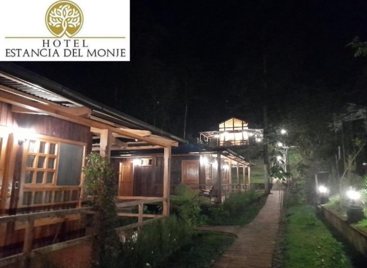 Estancia Del Monje Coban Exterior photo