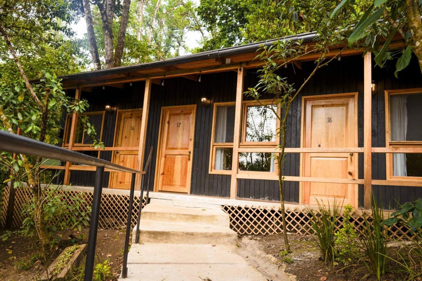 Estancia Del Monje Coban Exterior photo