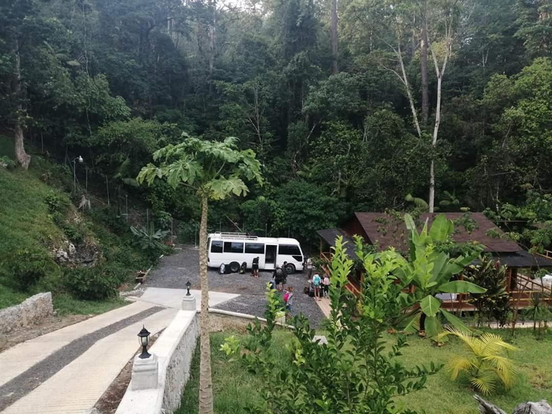 Estancia Del Monje Coban Exterior photo